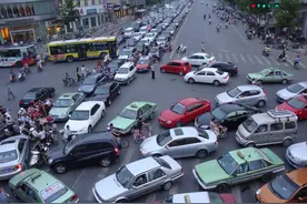 1000个人里，美国837人有车，日本591人有车，中国的比例是多少？图片