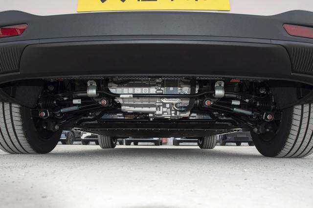 解读零跑B10：9.98万起的纯电SUV，凭什么成家用热门之选