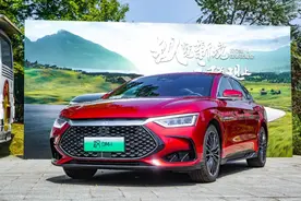 试驾比亚迪汉DM-i，好开省油，油耗低到怀疑油表！图片