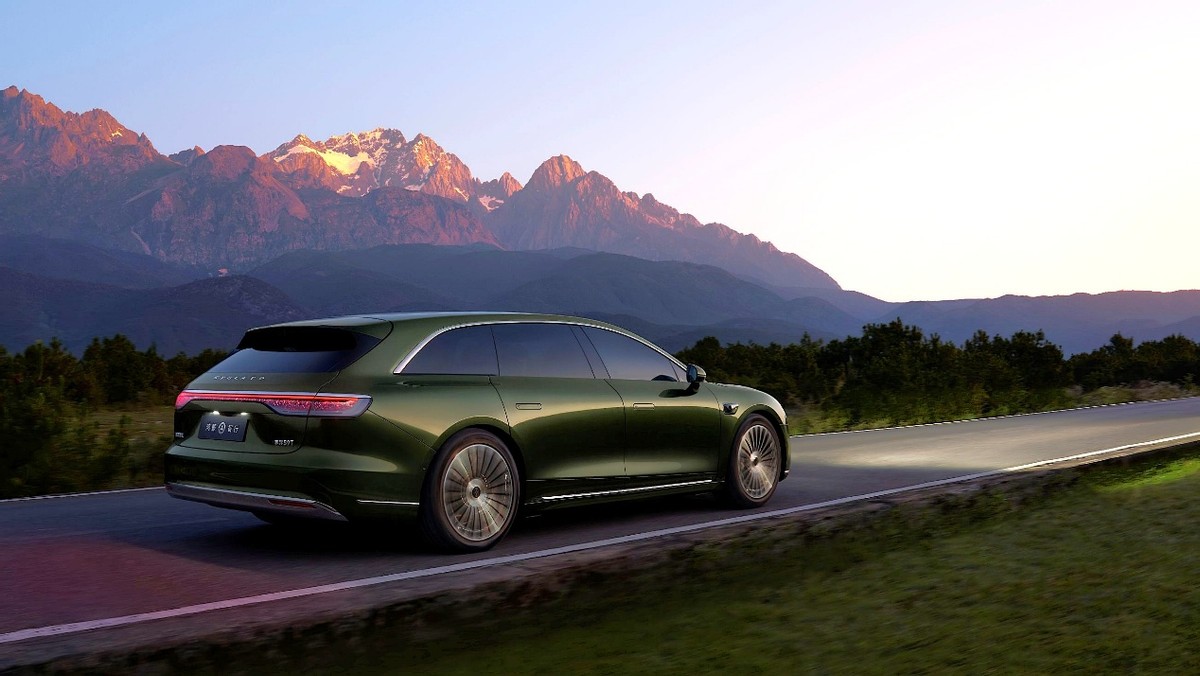 豪华旅行车 享界S9T 性能智能实用成本_享界