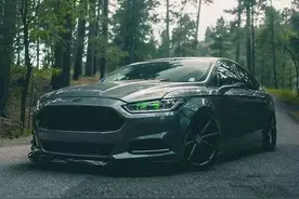 冷门案例，福特蒙迪欧低趴改装图片