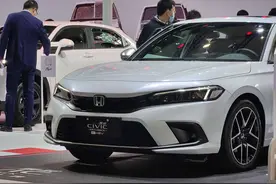 更帅的外观+手动挡 全新思域两厢版亮相广州车展图片