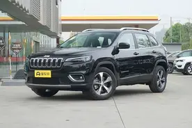 外观设计时尚，起售价19.68万元，解析广汽菲克Jeep自由光图片
