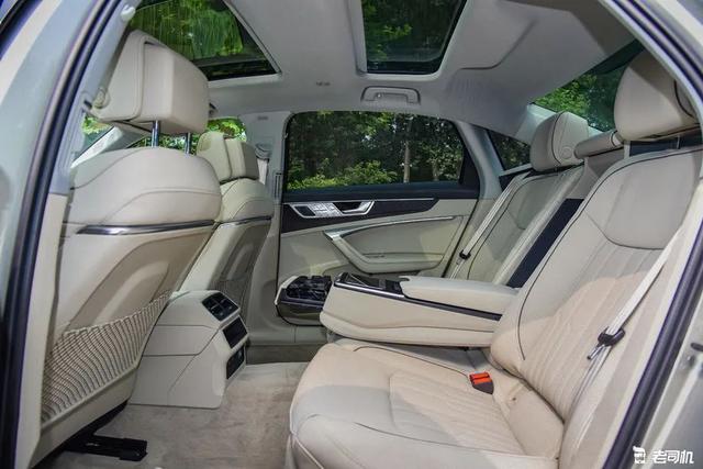 价格已公布！实拍新款奥迪A6L大顶配