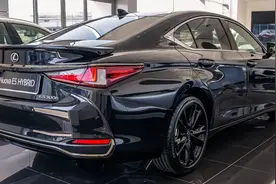 2024款雷克萨斯ES300h（215马力）深度体验和试驾视频封面