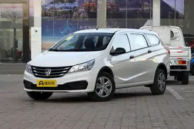 宝骏310W虽然不是高端旅行车，但价格实惠，省油省心，空间还大图片