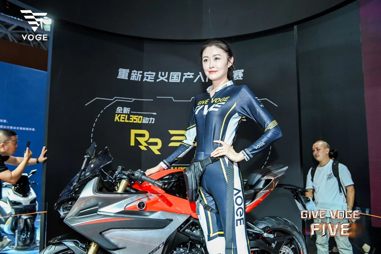 今天不聊摩托车！就来一起看看本届摩博会的美女模特吧1526|小老婆汽機車資訊網