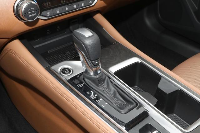 探店日产天籁，号称最舒适的B级车，售17.98万起，值不值得购买？