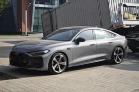 上汽奥迪A5L出街，无框车门+掀背尾门，配华为智驾+第五代EA888图片