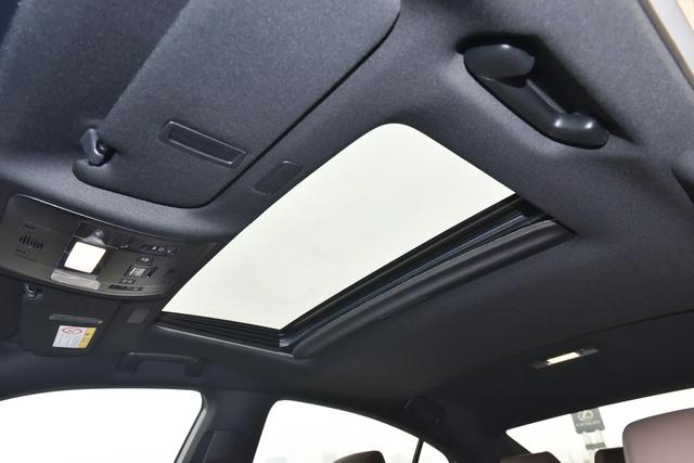 丰田中大型豪华代表,空间舒适安静,油耗低品质好,雷克萨斯ES