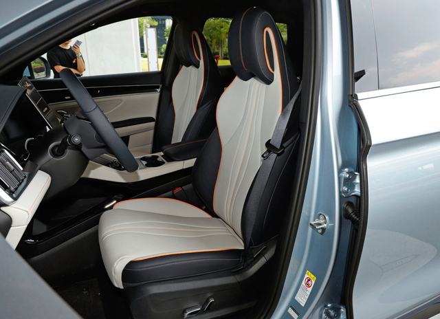 电池组容量增大，四驱版没上，比亚迪宋PLUS冠军版应该怎么选