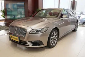 搭载2.0T发动机，油耗低至8.5L，起售36.08万，静态体验林肯大陆图片