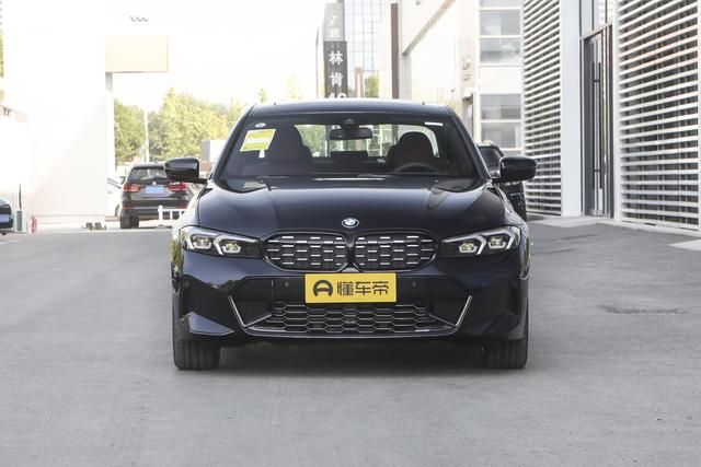 真正的B级车标杆！配2.0T+8AT动力，还是后驱，带你看宝马3系