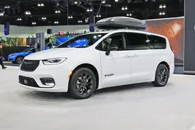 新车 | 中大型MPV/可选四驱/售约33万 克莱斯勒大捷龙FAV特别版亮相图片