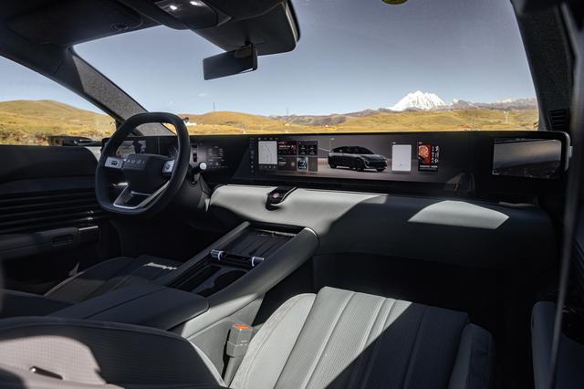 奥迪 E5 Sportback往返860公里看雪山，不旅行还叫什么奥迪旅行车