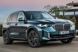 2024款宝马X5，中期改款后全系“带电”，可纯电行驶110公里图片