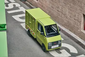 适合走街串巷的小车，全新五菱E10正式上市，2门1座，续航150km图片