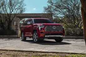 丰田推出全新七座大型SUV： 3.5T+10AT+14英寸屏，汉兰达还香吗？图片