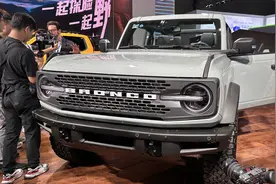 造型霸气，福特烈马亮相上海车展，比牧马人更帅吗？图片