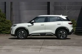 2024款比亚迪元UP，小型纯电SUV，车身热成型钢占比11%图片