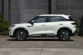 2024款比亚迪元UP，小型纯电SUV，车身热成型钢占比11%图片