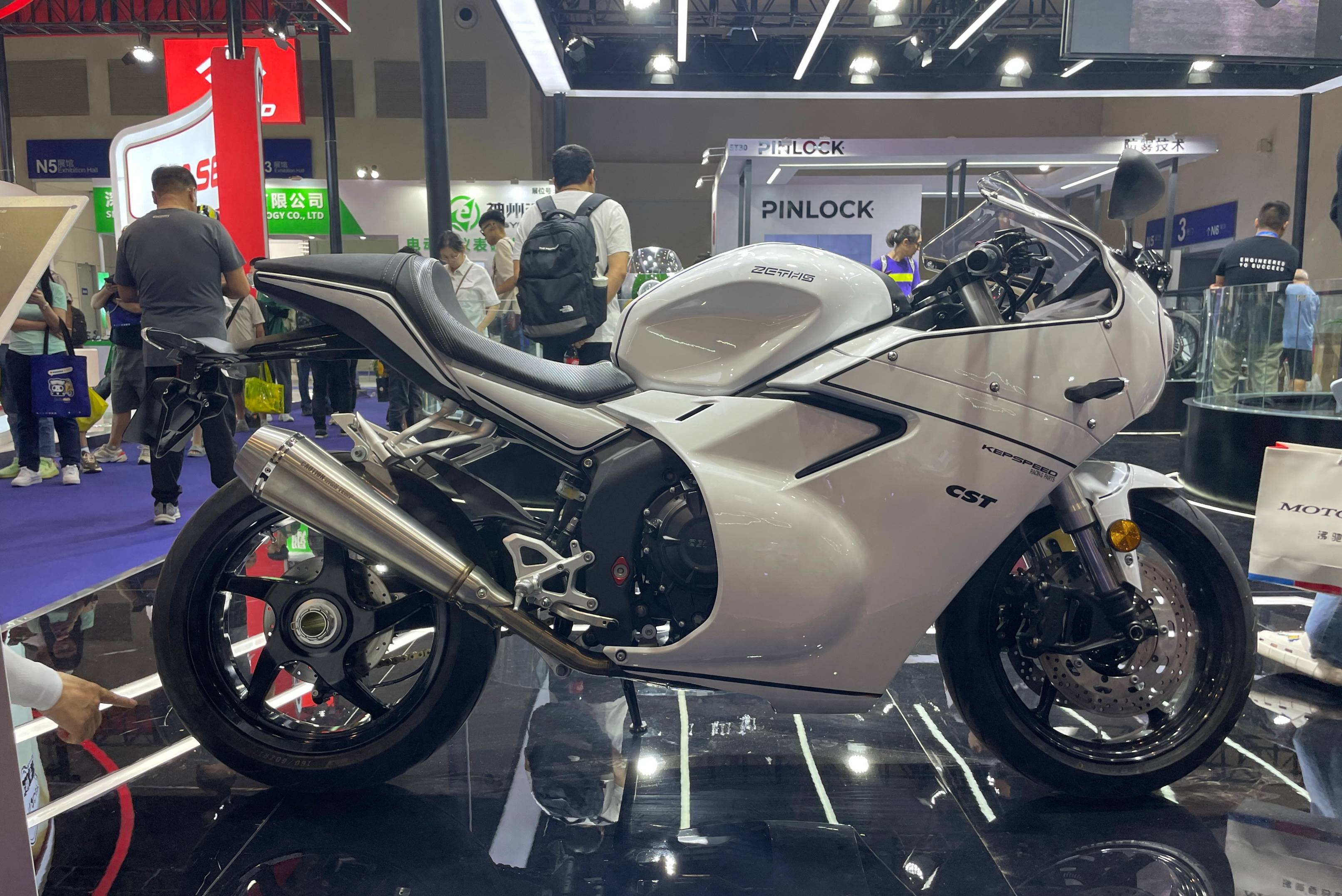 玩的就是年代感！柴特又双叒出复古车型，复古路上难回...541|小老婆汽機車資訊網