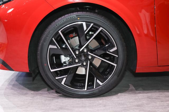 长安福特新款蒙迪欧亮相