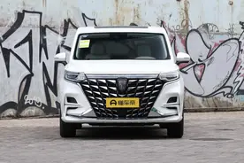 综合油耗4.3L/100km，荣威iMAX8 DMH到底值不值得买？详解告诉你图片