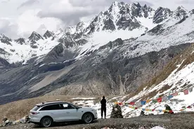 这款SUV可油可电，综合续航1210km+油耗5.2L，空间大，适合自驾游图片