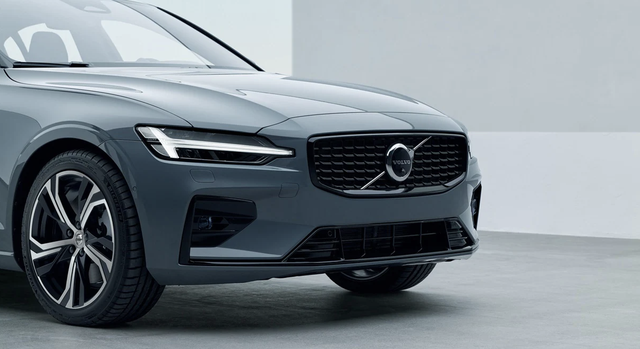 更换7速双离合变速器！ 沃尔沃2023款S60正式上市29.69万起！