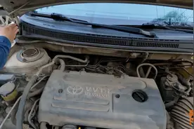 汽车这些地方的保养，自己动手也能搞定，别再花冤枉钱了图片