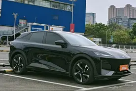 试驾深蓝S7增程版：虚标快乐表没有摆烂，力挽狂澜足够努力图片