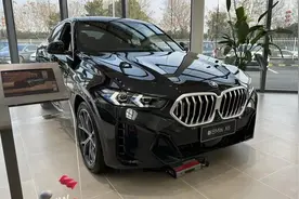 到店实拍宝马X6，提供2.0T和3.0T，造型运动，中配版本值得入手！图片