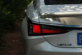 原来它才是终极“退烧车”？ 再试“公路闪电”雷克萨斯ES 300h！图片