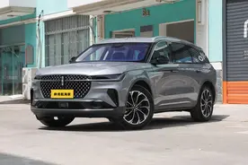 全新一代林肯航海家上市，2.0T+8AT，售价32.88-37.88万元图片