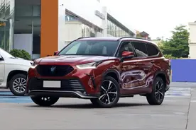 自带“双人床”的一汽丰田SUV 皇冠陆放空间解析图片