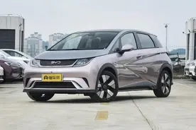 纯电平台加持，续航401km+四轮独悬，比亚迪海豚荣耀版值得买吗？图片