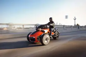 还在羡慕进口倒三轮？国产银翔ZTR出货了！图片