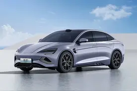 800V架构+CTB！完全体的2025款比亚迪海豹，应该怎么选？图片