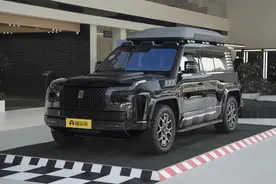 售价109.8万，外观硬派，可原地掉头，四电机+1197马力，仰望U8图片