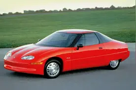 居然美国人为一辆车举行了葬礼，它是世界上第一辆量产新能源汽车视频封面