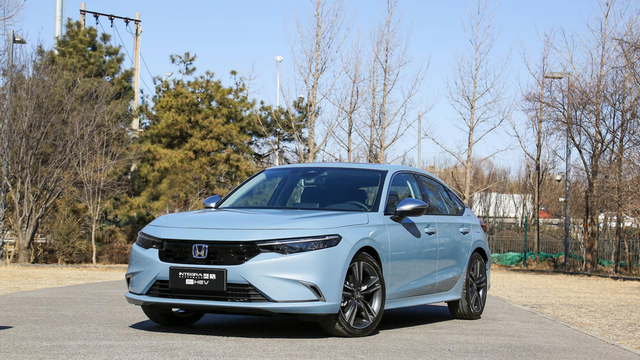 两厢定位，提供手动挡车型，型格HATCHBACK售价13.99万起