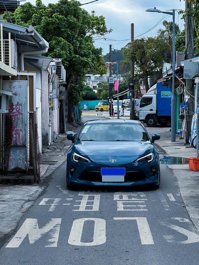 成功打卡“粤车南下”，终于把自己心爱的86开到香港街头！