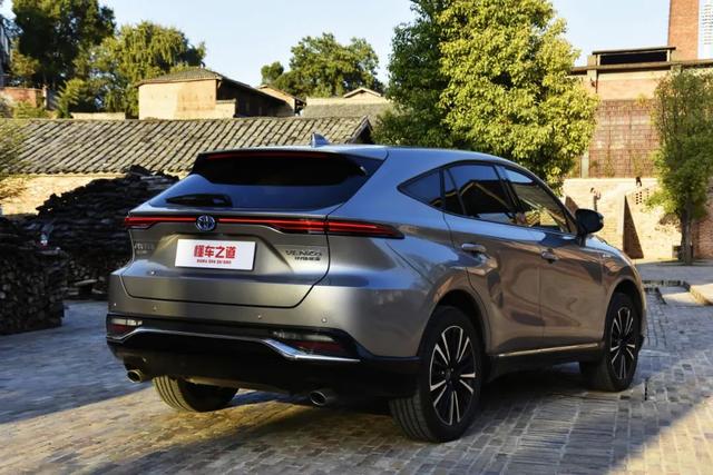 试驾：广汽丰田威飒，驾驶性更高级！