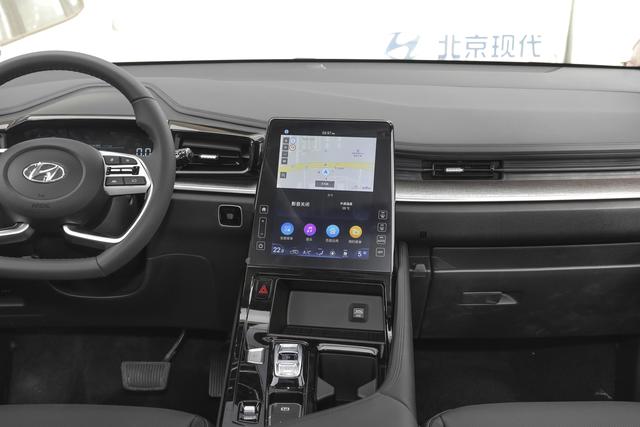 现代库斯图车机系统故障：卡顿、黑屏与网络断连频发