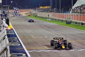 仅仅交手两招，法拉利、奔驰就放弃了抵抗图片