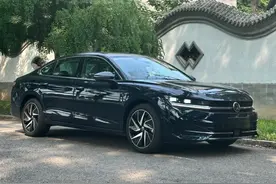 落地24万的大众迈腾B9，2.0T+7DCT，家用省油又好开图片