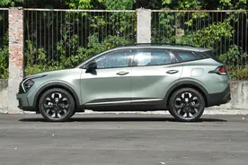 配适时四驱，搭载2.0T+8AT，指导价23.48万，起亚狮铂拓界解析图片