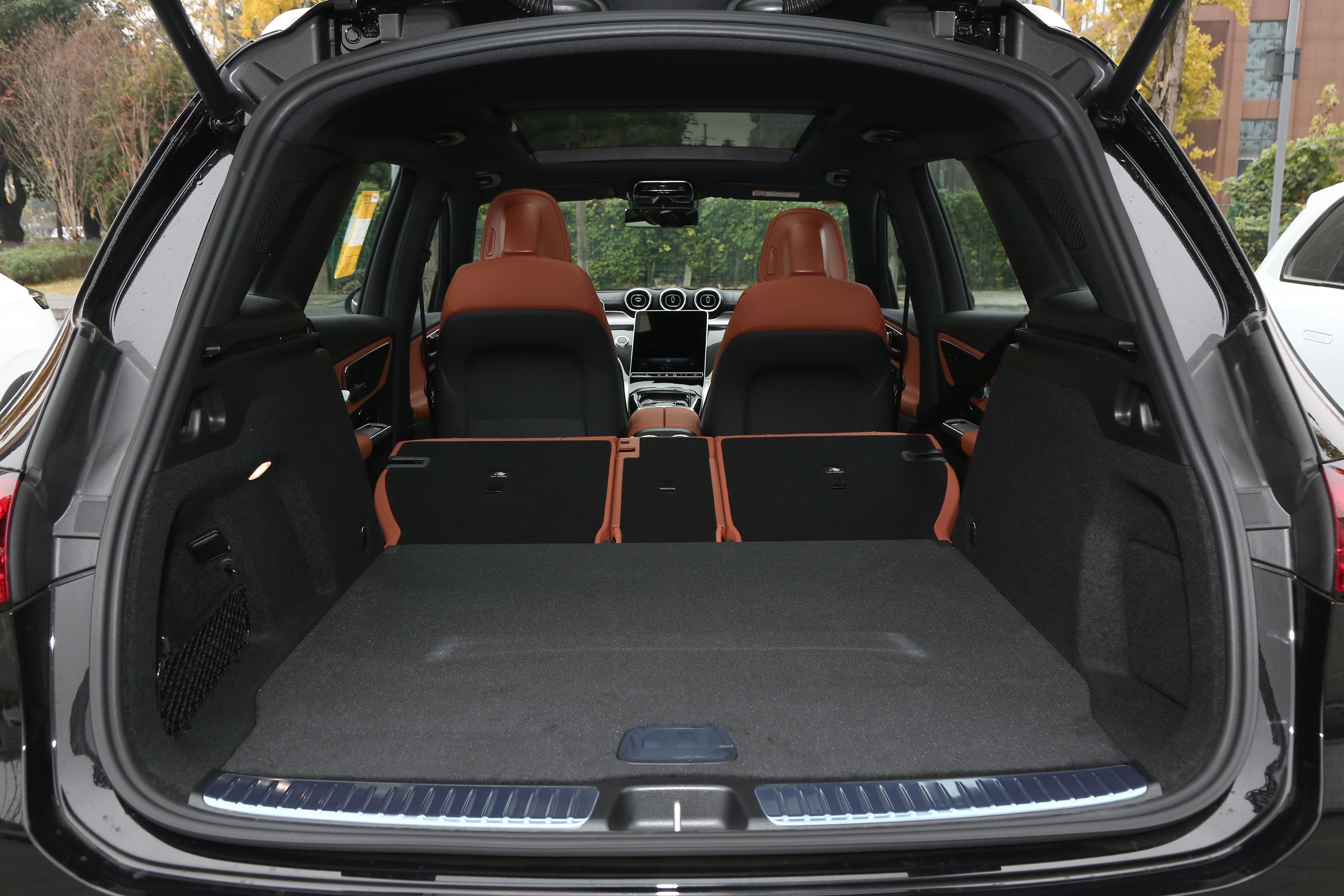 5座版与7座版对比_glc260豪华版使用说明_2026款奔驰GLC空间表现