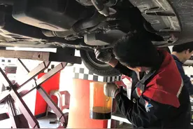 变速箱油重力换还是循环机换？今儿去体验一下图片